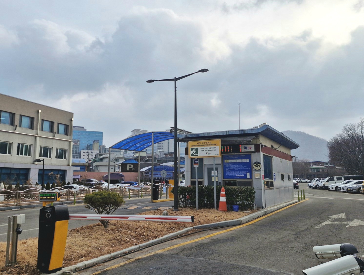 시민체육관 부설주차장